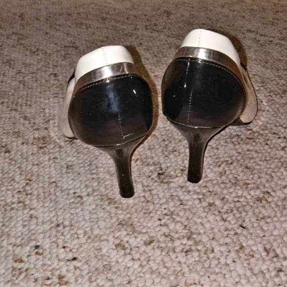 Heels - Picture 2 of 4